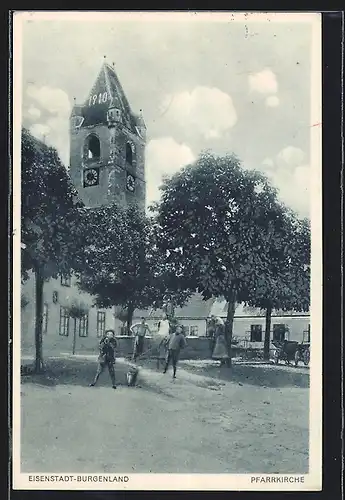 AK Eisenstadt, Passanten vor der Pfarrkirche