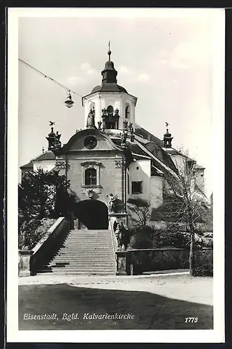 AK Eisenstadt, Kalvarienkirche im Sonnenschein, Strassenansicht
