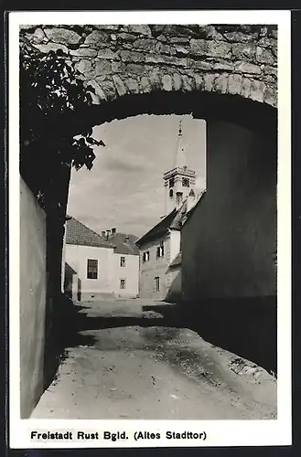 AK Rust, Kirche durch altes Stadttor