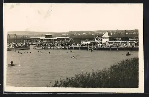 AK Neusiedl am See, Seebad, Badelustige im See, Das Meer der Wiener