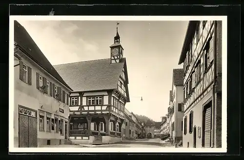 AK Mühlheim, Haupstrasse mit Rathaus und Tor