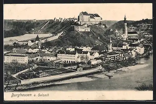 AK Burghausen /Salzach, Gesamtansicht mit Fluss