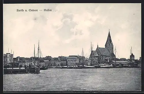 AK Barth a. Ostsee, Hafen-Panorama mit Kirche, vom Wasser gesehen