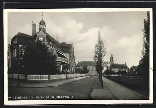AK Wittenberge, PDM. Klinik Dr. Sauer und Rathaus, Strassenpartie