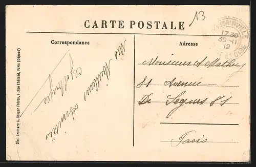 AK Goussainville, Vue de la Place, Partie mit Kindern