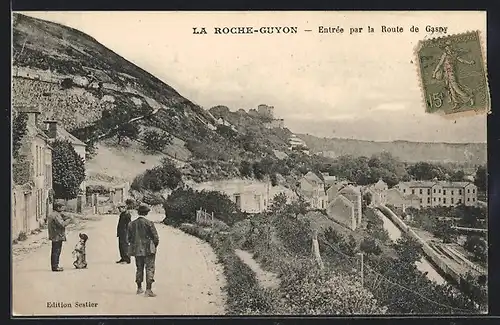 AK La Roche-Guyon, Entrèe par la Route de Gaspy