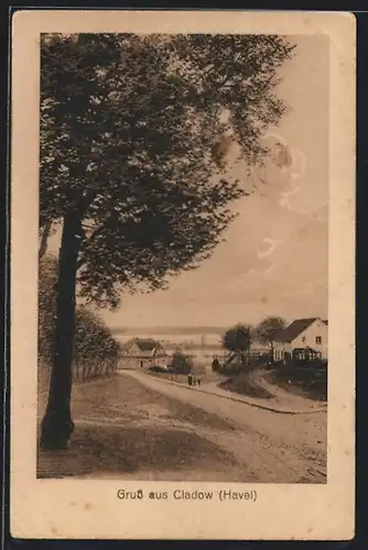 AK Berlin-Kladow, Cladow (Havel), Blick aus der Ferne zum Ort