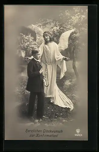AK Schutzengel neben Konfirmanden