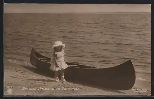 AK Prinzessin Alexandrine am Ostseestrand, Boot