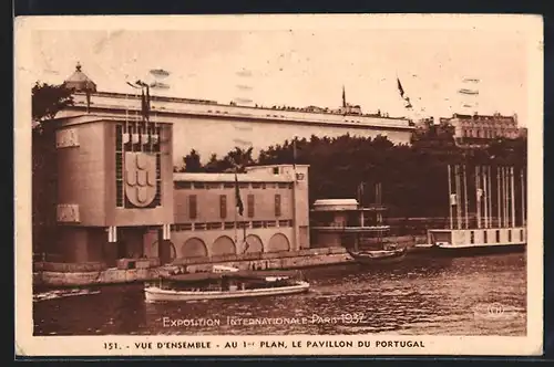 AK Paris, Exposition internationale 1937, Vue d`ensemble au 1er plan le Pavillon du Portugal