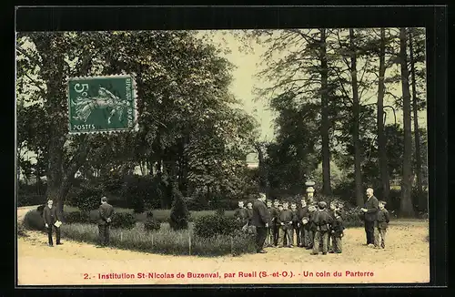 AK Rueil, Institution St Nicolas de Buzenval-Un coin du Parterre
