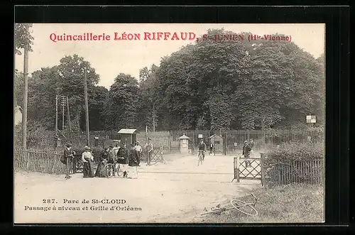 AK Saint-Cloud, Le Parc-Passage à niveau et Grille d`Orlèans