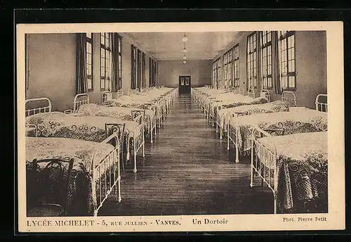 AK Vanves, Lycée Michelet, Un Dortoir, 5, Rue Julien