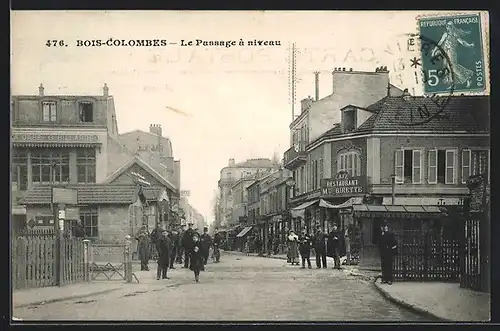 AK Bois-Colombes, Le Passage à niveau