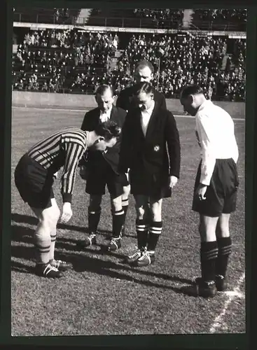 Fotografie Ansicht Wien, Praterstadion, Tschammerpokal - Fussballspiel Wacker vs Waldhof Mannheim 1940, Platzwahl