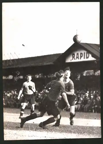 Fotografie Wilhelm Sturm, Ansicht Wien, Rapidplatz, Fussballspiel Rapid Wien vs SC Dresden 1939