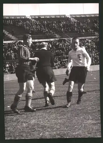 Fotografie Ansicht Wien, Praterstadion, Tschammer-Pokal Fussballspiel Wacker vs Waldhof Mannheim 1940
