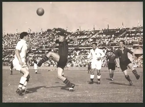Fotografie Ansicht Wien, Praterstadion, Fussballspiel Tschammerpokal Admira Wien gegen SV Waldhof Mannheim 1939
