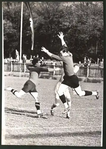Fotografie Handballspiel WAC Wien gegen Post SV München, Szene vor dem Wiener Tor, 1939