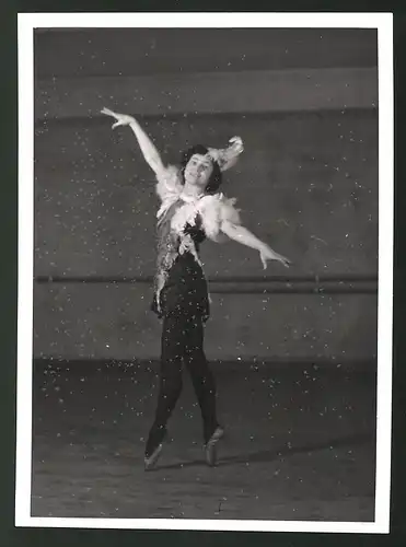 Fotografie Urania, junge Tänzerin Grete Reinhart 1942