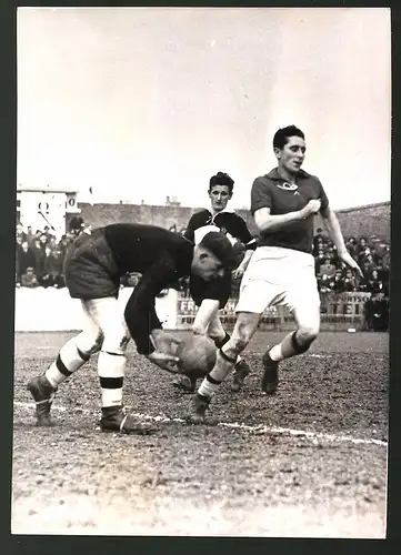 Fotografie ansicht Wien, Wackeplatz Fussballspiel Admira gegen Wacker Wr. Neustadt 1939