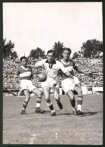 Fotografie Ansicht Wien, Praterstadion, Handballspiel Reichsstudentenelf gegen Ostmark 1939