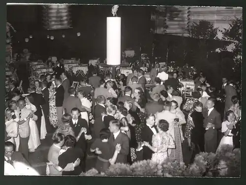 Fotografie Ansicht Berlin, Haus der Deutschen Presse Tiergartenstrasse, Sommerfest Tiergartenmelodie 1938