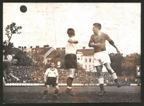 Fotografie Ansicht Wien, Wackerplatz, Fussballspiel FC Wien gegen WAC-Schwarzrot im Aufstiegsturnier 1939