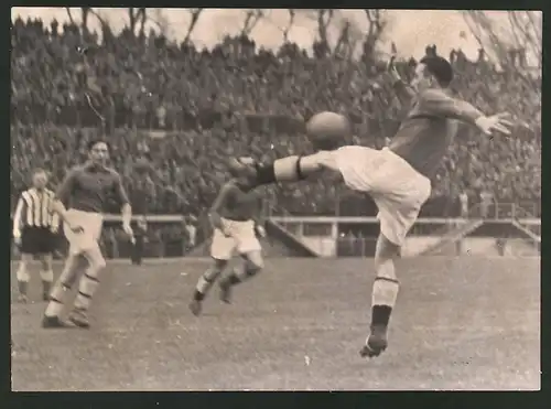 Fotografie Ansicht Wien, Praterstadion, Deutsche Fussballmeisterschaft Admira gegen Stuttgarter Kickers 1939