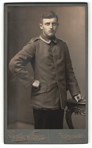 Fotografie Gustav Krenz, Schirgiswalde, Portrait Soldat in Uniform