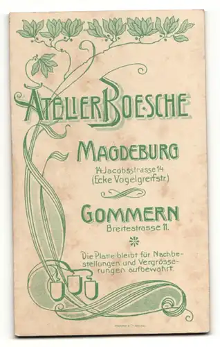 Fotografie Fr. Boesche, Magdeburg, Frau mit Halskette und dunklem Haar