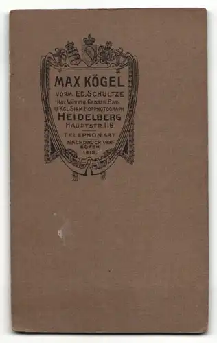 Fotografie Max Kögel, Heidelberg, Portrait charmanter Herr im Anzug mit Krawatte