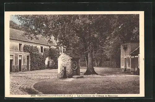 AK Perthes-en-Gatinais, Les Communs du Château de Memorant