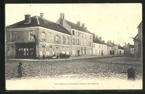 AK La Chapelle-la-Reine, Avenue de Nemours