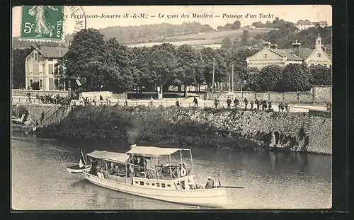 AK La Ferté-sous-Jouarre, Le quai des Moulins, Passage d`un Yacht