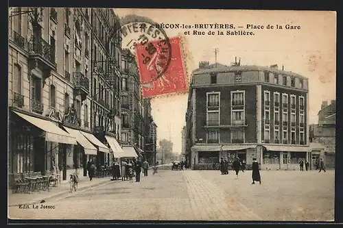 AK Bècon-les-Bruyeres, Place de la Gare et Rue de la Sablière