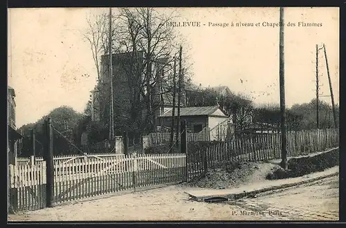 AK Bellevue, Passage à niveau et Chapelle des Flammes