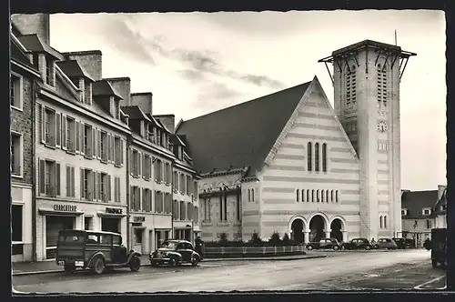 AK Aunay-sur-Odon, Place de l`Eglise