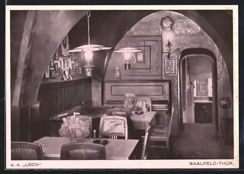 AK Saalfeld, Gasthaus Das Loch, Interieur mit Klavier