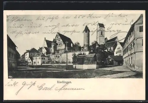 AK Riedlingen, Stadtplatz mit Kirche und altem Fachwerkhaus