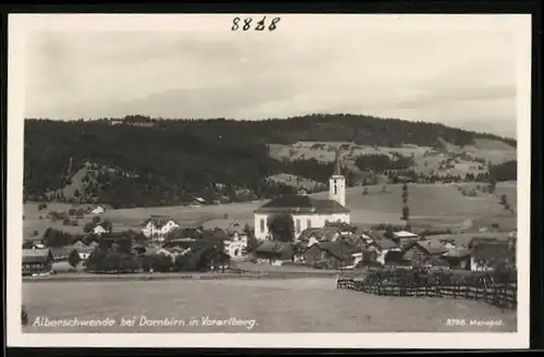 Foto-AK Alberschwende bei Dornbirn in Vorarlberg, Totalansicht mit der Kirche