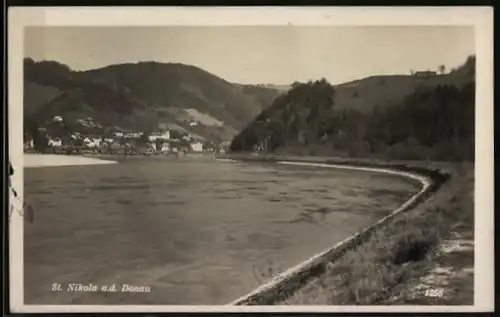 AK St. Nikola a. d. Donau, Ortspanorama vom Donauufer aus