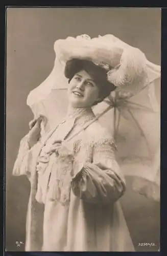 Foto-AK BNK 32564 /2: Elegante Dame mit Sonnenschirm