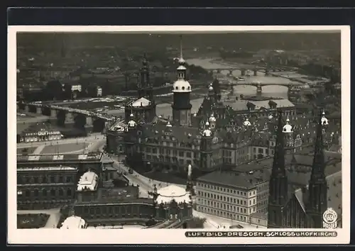 Foto-AK Walter Hahn, Dresden, Nr. 5654: Dresden, Schloss und Hofkirche vom Flugzeug aus gesehen