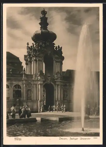 Foto-AK Walter Hahn, Dresden, Nr. 10700: Dresden, Zwinger-Kronentor