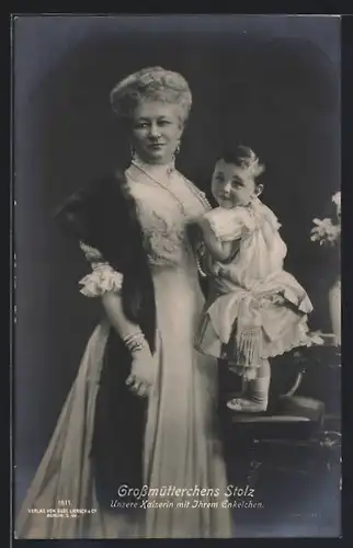 AK Kaiserin Auguste Victoria Königin von Preussen mit Enkelchen