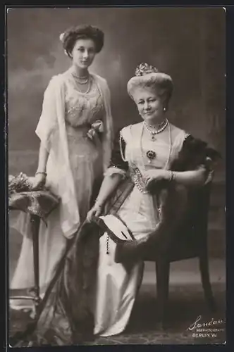 AK Kaiserin Auguste Victoria von Preussen samt ihrer Tochter