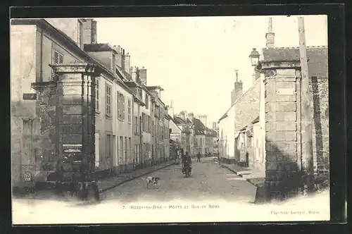 AK Rozoy-en-Brie, Porte et rue de Rome, Papeterie Lecuyer, Rozoy