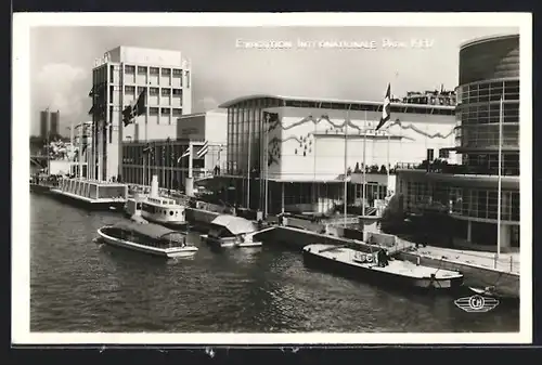 AK Paris, Exposition internationale 1937, Pavillon de Suisse et D`Italie, vue du Pont D`Iena