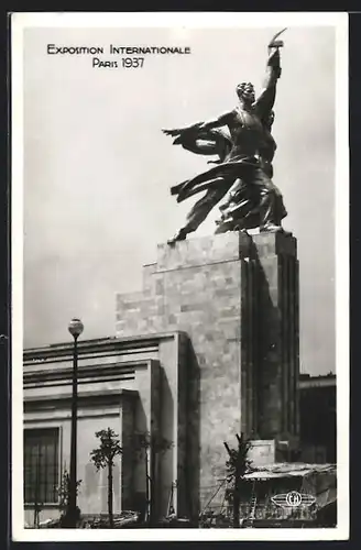 AK Paris, Exposition internationale 1937, Pavillon e Monument de L` U.R.S.S.